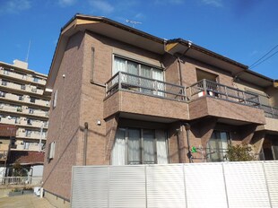 上田住宅西棟の物件外観写真